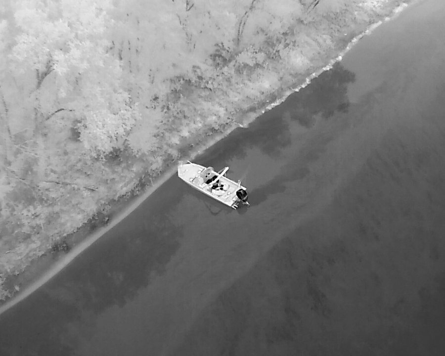 Stranded boater, 2 kids rescued on Mississippi River in western Wisconsin