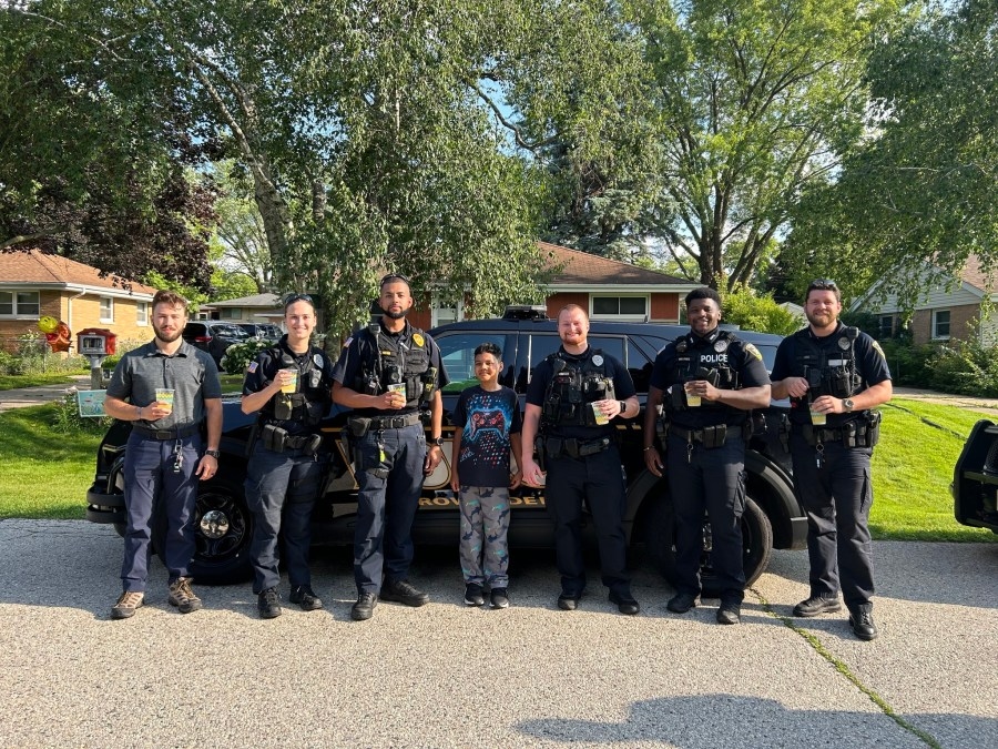 Boy in Wisconsin invites police to lemonade stand, reopens later for officers to enjoy drinks