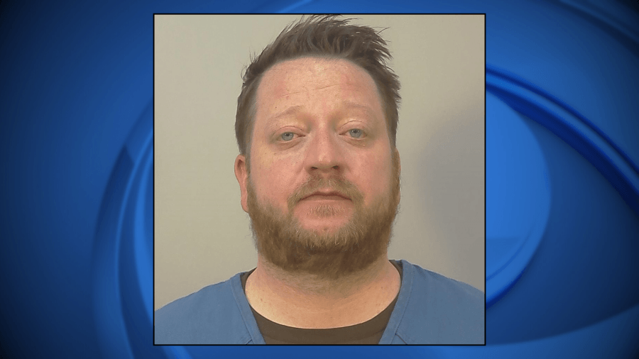 42-year-old Wisconsin man arrested for 4th OWI after swerving in between multiple lanes