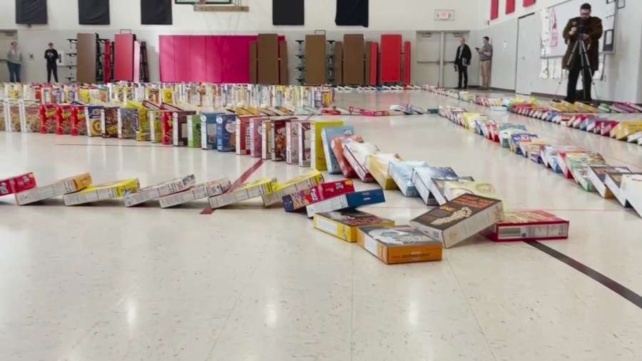 Green Bay Trinity Lutheran School knocks over hunger