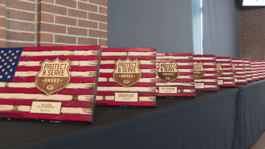 Packers honor Wisconsin law enforcement officers with Protect & Serve Award