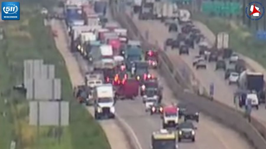 UPDATE: Lanes on I-41 south in Oshkosh reopen after crash near WIS 26