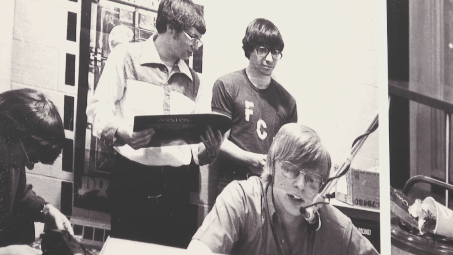 Community shares memories of UWO Fox Cities at history presentation