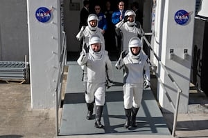 NASA, Space-X scrub crew-11 launch due to weather