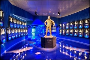 Kennedy Space Center inducts two into the U.S. Astronaut Hall of Fame