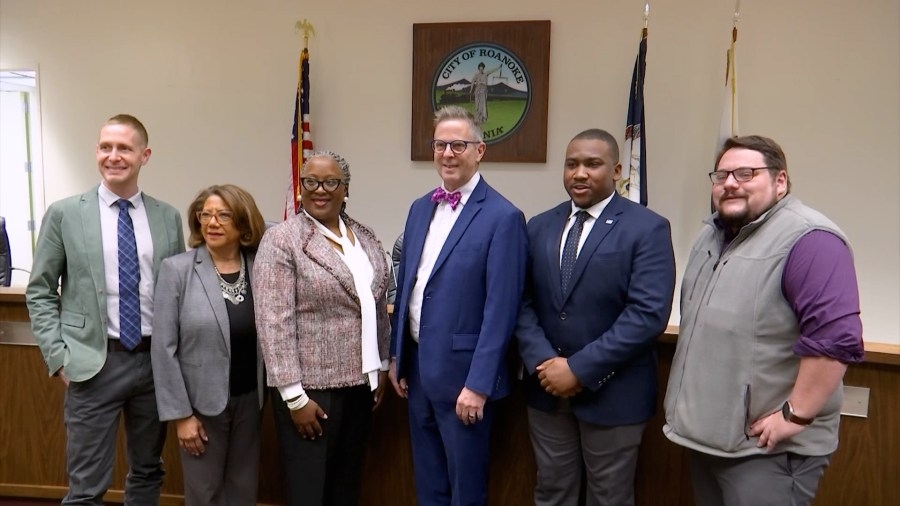 Roanoke City Council asking circuit court to fill vacant council seat