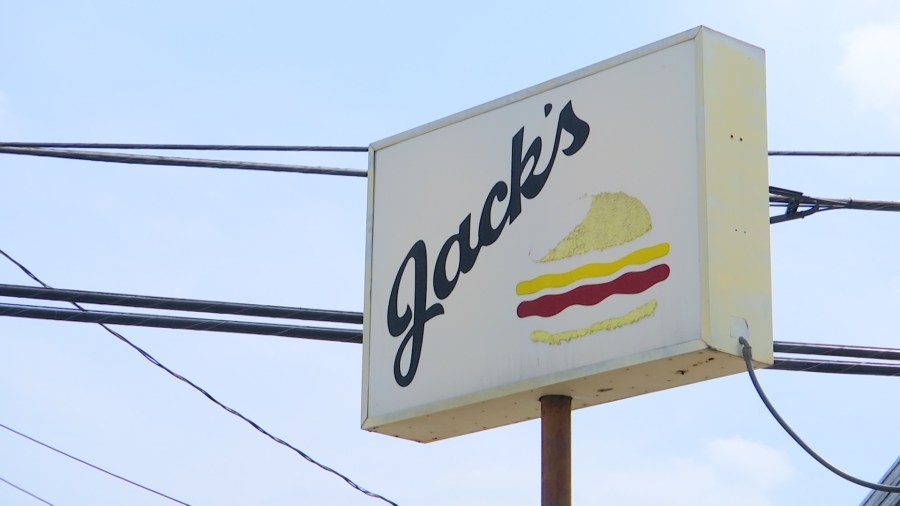 Gretna community ‘devastated,' by loss of beloved restaurant to fire