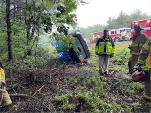 Mass. state police cruiser crashes while responding to call in Sterling