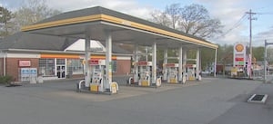 Maine man arrested in NJ after stealing vehicle from gas station in Reading, Mass., striking victim