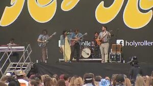 Despite wet weather, thousands gather for day one of Boston Calling music festival