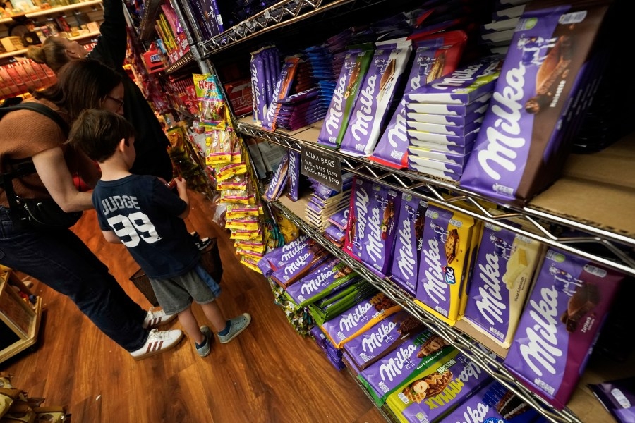 Discussing children's favorite summertime candies