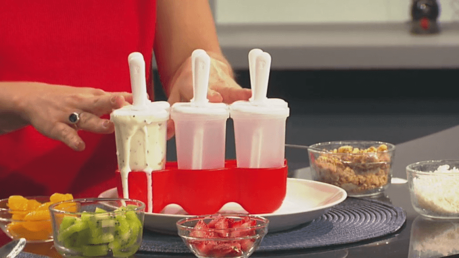 How to make fruity breakfast popsicles