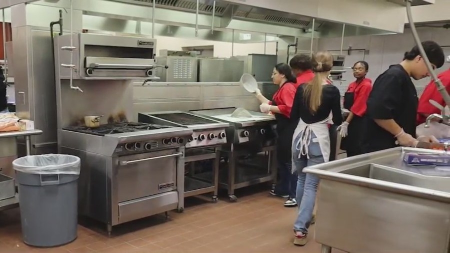 Burlington students help run food security closet