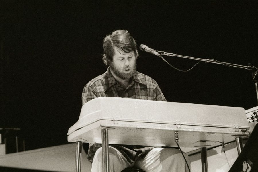 Brian Wilson, Beach Boys visionary leader, dies at 82