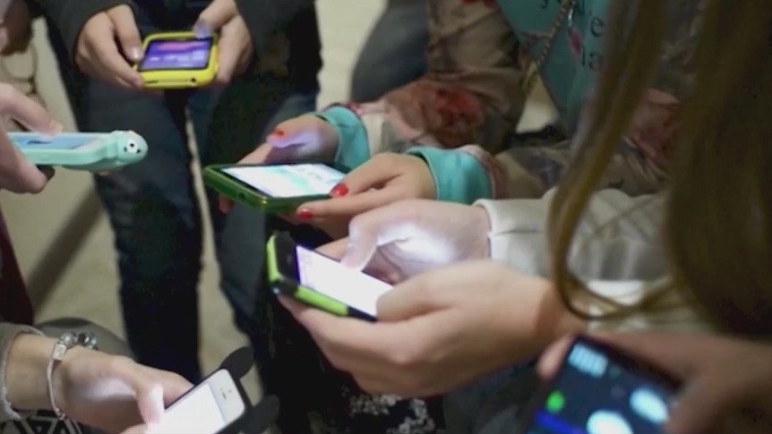 Triad teachers struggle with students bringing phones to class