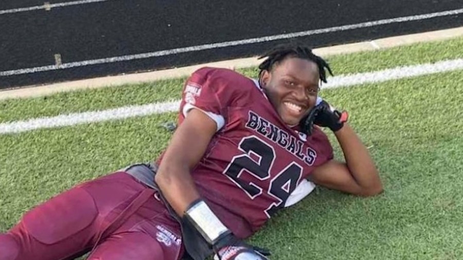 Teen shot dead in alley three days after graduation