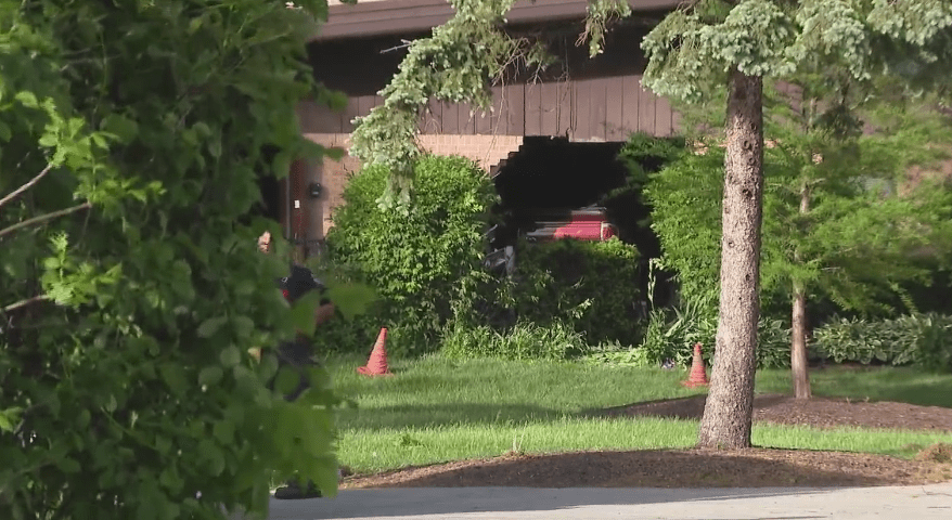 3 children, multiple adults injured after truck crashes into Palos Park church