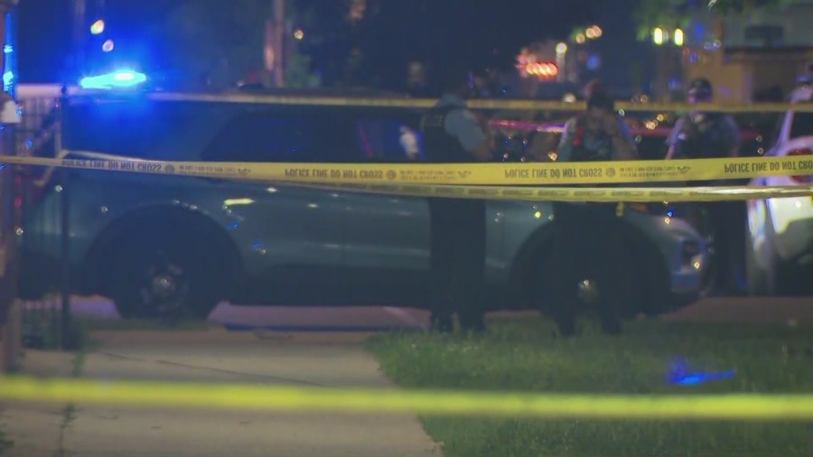 Sources: CPD officer critical after South Side shooting