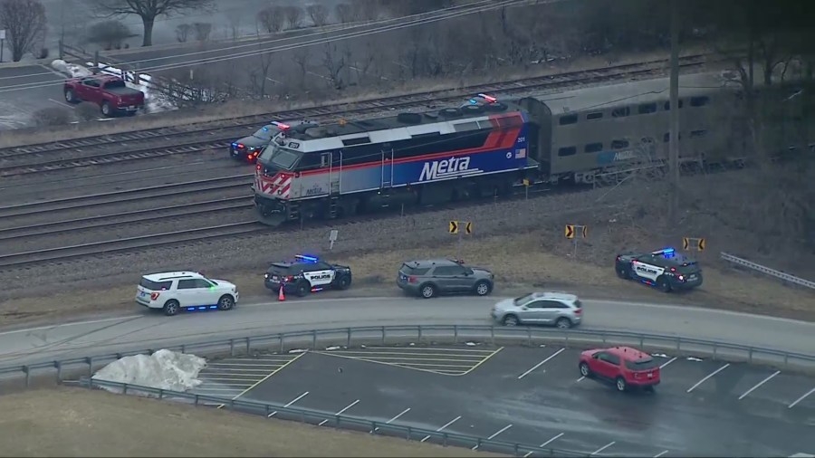 Pedestrian struck, killed by Metra train in Downers Grove; delays expected