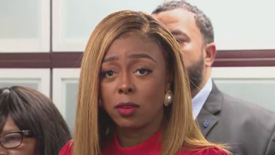 Former Dolton Mayor Tiffany Henyard due in court Friday