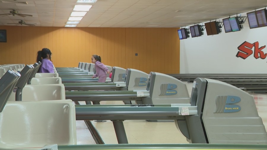 ‘The community deserves it': Historic Chicago bowling alley seeks community support amid financial struggles