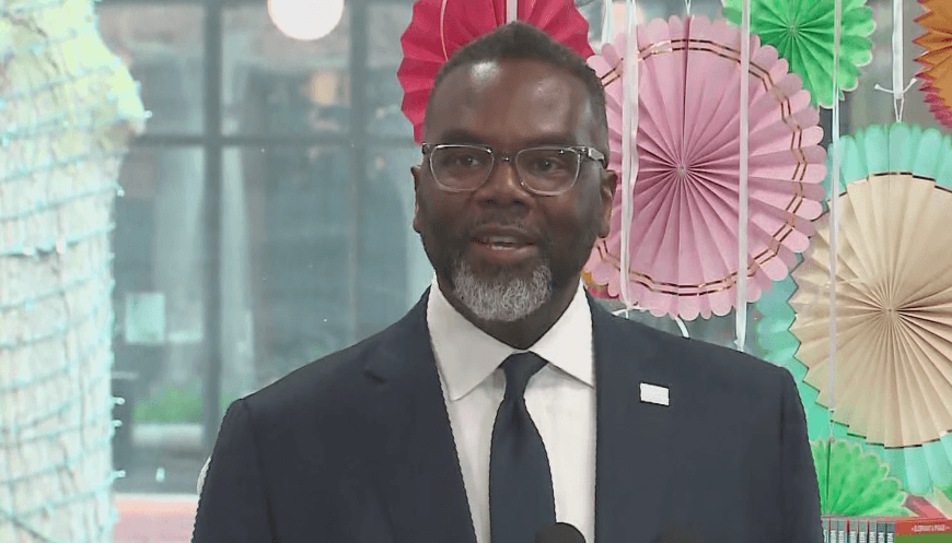 Chicago Mayor Brandon Johnson kicks off National Small Business Week with call to support local shops