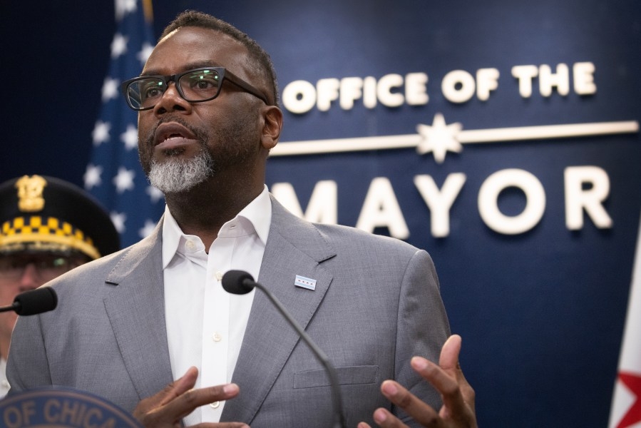 Mayor Johnson to defend Chicago's sanctuary city status in Washington