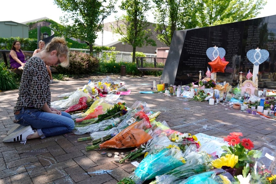 Illinois court rules lawsuit against maker of gun used in Highland Park mass shooting can proceed