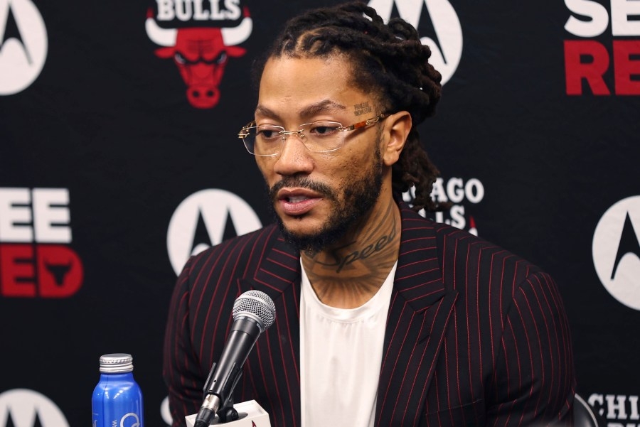 Derrick Rose to throw out first pitch at White Sox Opening Day