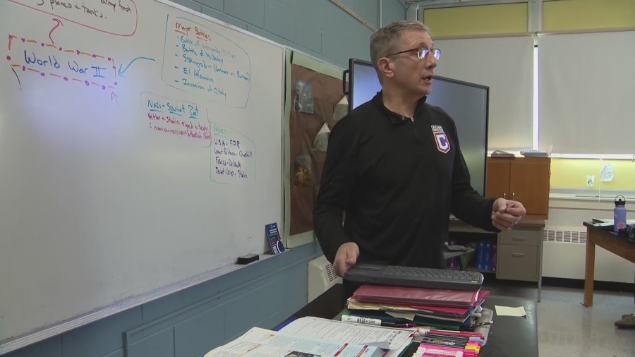 Suburban teacher inspiring students decades into career