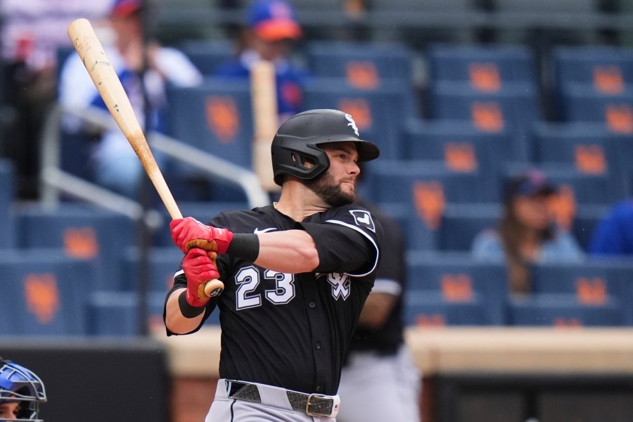 White Sox play Astros with series tied 1-1