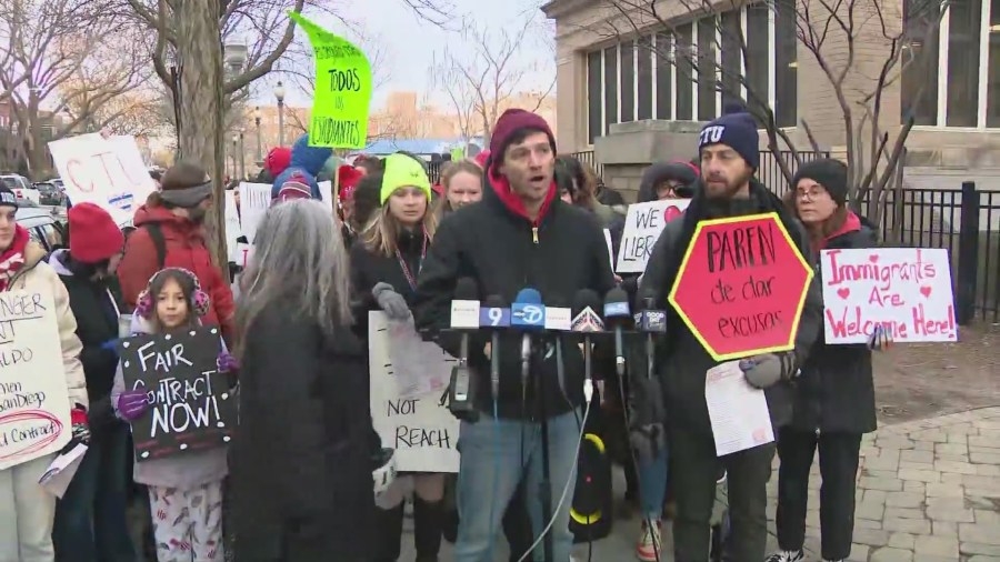 Chicago Teachers Union holds walk-ins amid concerns over Trump immigration policies, CPS contract negotiations