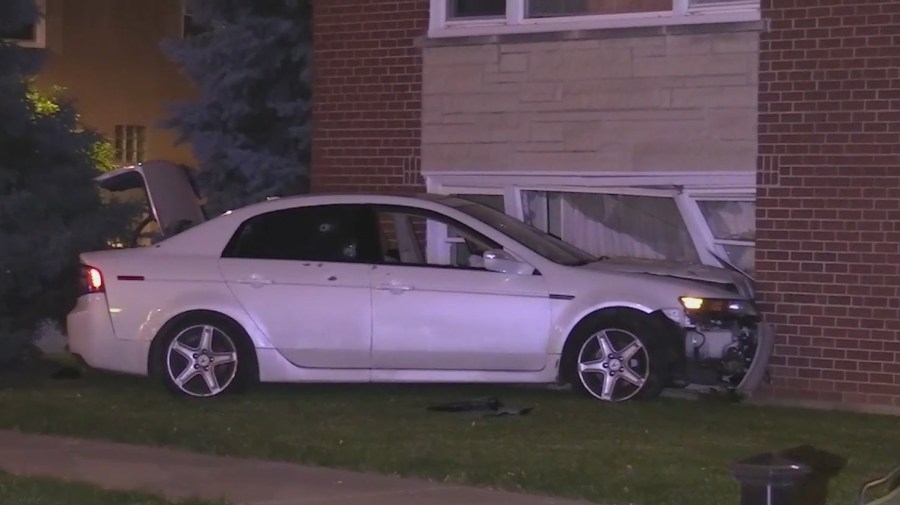 Overnight rolling shootout ends in crash on Northwest Side