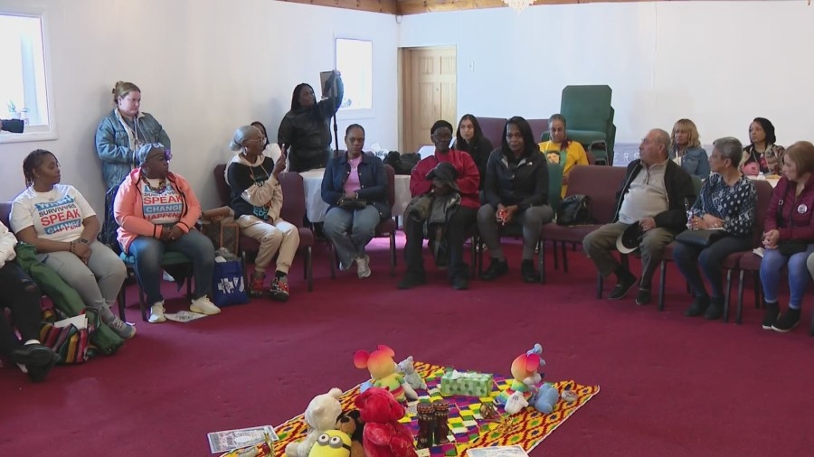 Community vigils held to honor victims of gun violence in Chicago