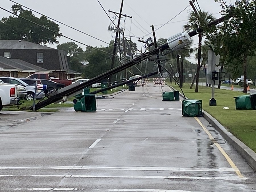 Straight line winds cause power outage, school closures in Marrero