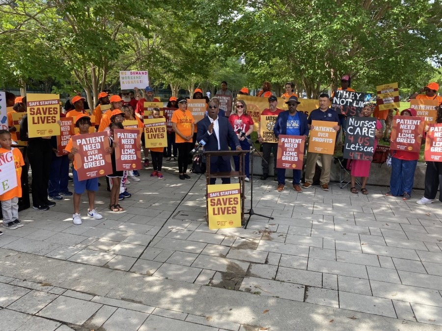 University Medical Center nurses rally for safer working conditions