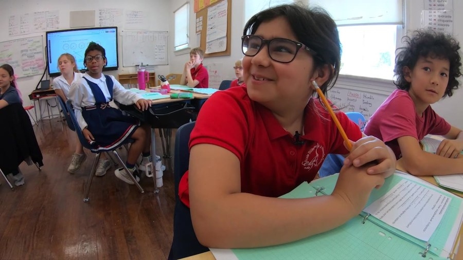 What word did a 10-year-old spell to become NOLA Spelling Bee champ?
