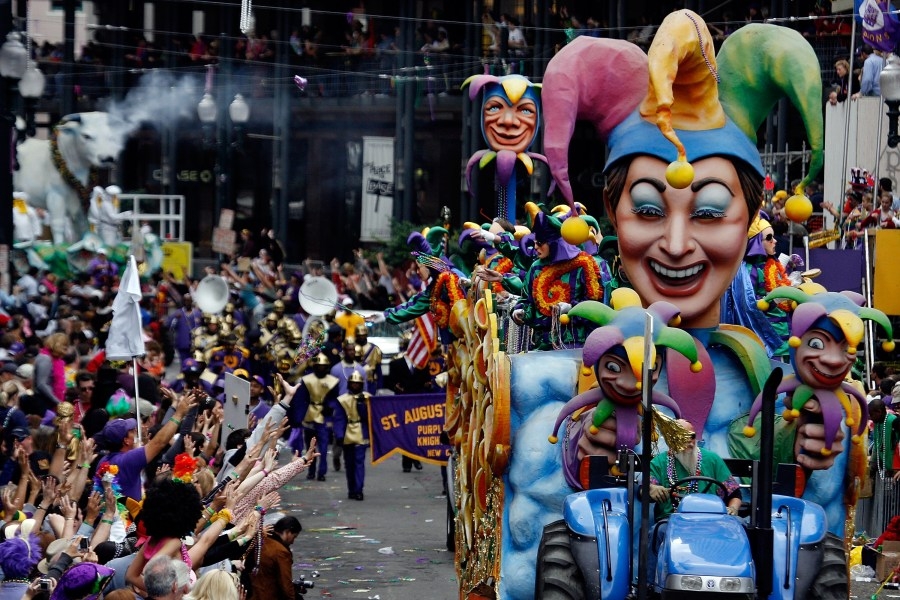 Some Mardi Gras krewes rescheduling parades due to rain