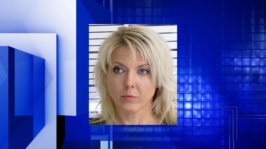 Bettendorf woman charged with hosting drug house