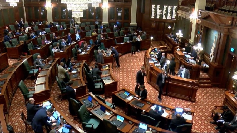 Last-minute budget in Illinois avoids public scrutiny