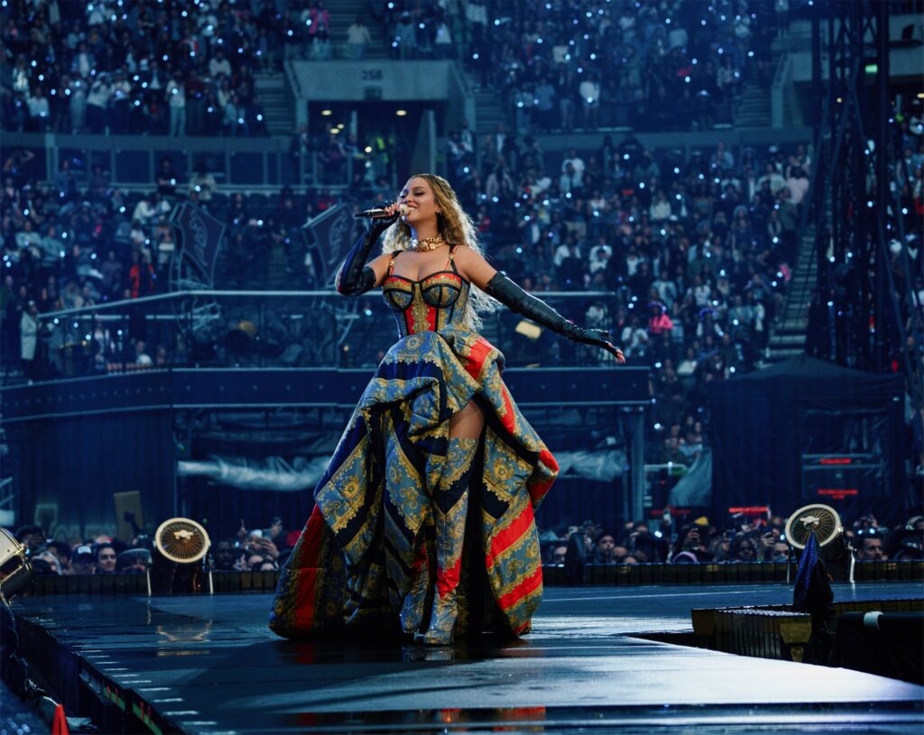 Beyoncé Dominates London: COWBOY CARTER Tour Shatters Records and Serves Fashion, Power, and History at Tottenham Hotspur Stadium