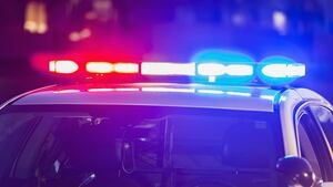 2 gunshot wound victims walk into hospital; Police say unrelated to shooting at apartment complex