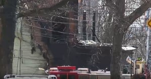 2 dead, 10 injured in Ohio building fire