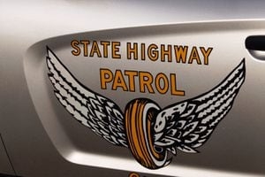 1 person hospitalized after crash in Greene County