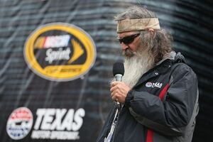 ‘Duck Dynasty' star Phil Robertson dies at 79