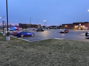 Man found shot in face at Dayton gas station; Suspect walks into hospital with gunshot wound