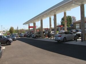 New gas station chain specializing in food opens locally