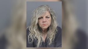 ‘You're a coward:' Woman fakes cancer to swindle $200K, home from mom