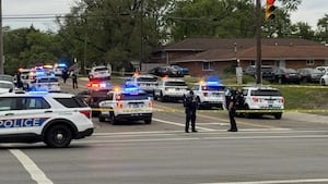 2 Ohio police officers injured in shooting; Suspect in custody