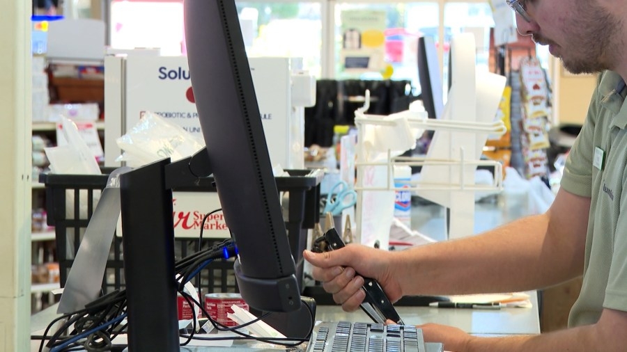 ‘A lifeline': Alabama legislators pass bill locally-owned pharmacies say will keep them in business